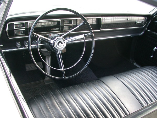 Dodge_1967_Coronet_440_Steering_detail